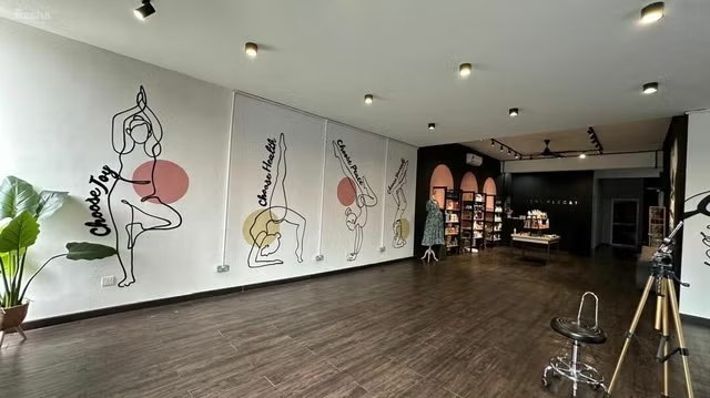 Inside the Curl Fixers studio